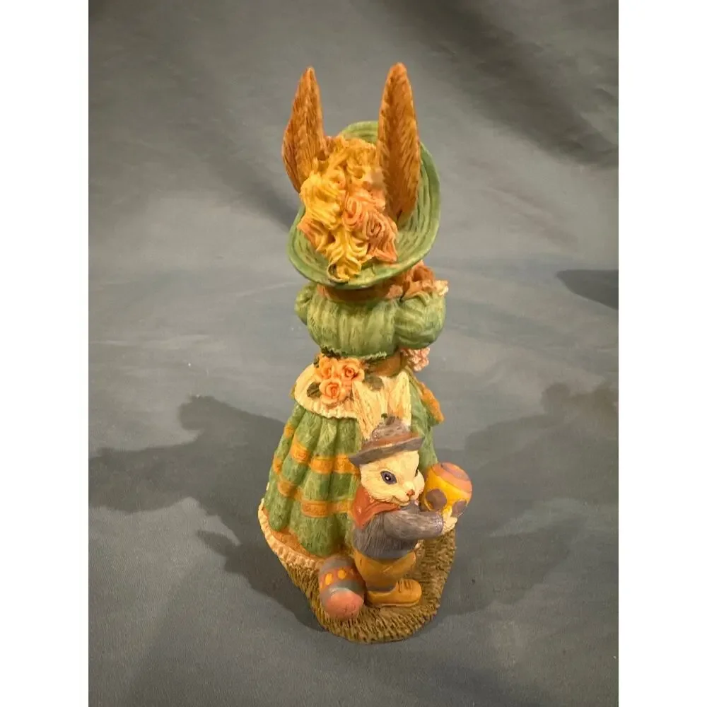 Vintage 1994 Victorian Collection Mother Hopper Tom Lilly Rabbit Figurine #VA23